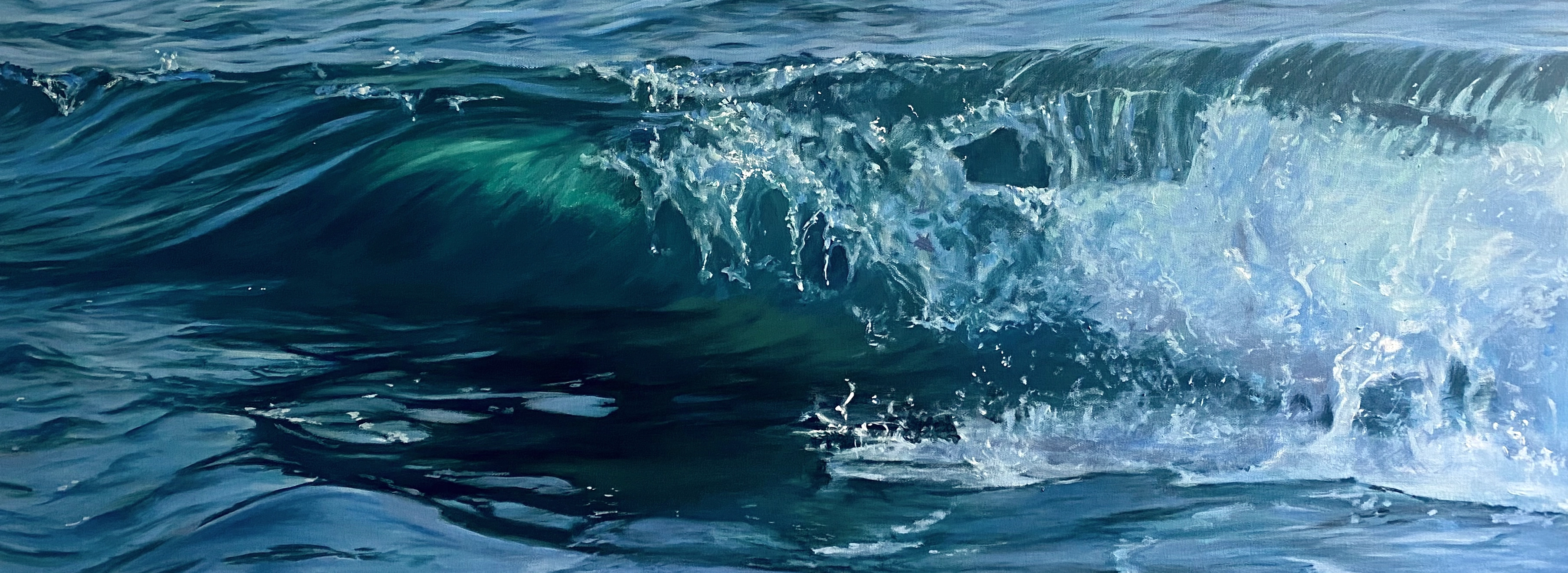 Tableau intitulé 'Esmeralda', représentant une vague marine réaliste aux teintes bleu-vert, capturant le mouvement et l'énergie de l'eau avec des détails lumineux.
